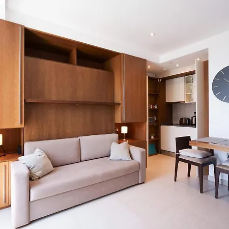 Westone Suite-hosted By Sweetstay Apartment